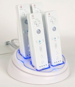 thumb_react_four_wiimote_charger.jpg